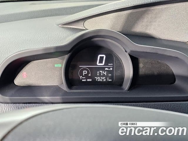 KG모빌리티(SsangYong) Korando 투리스모 2WD TX 11인승, 2016 7