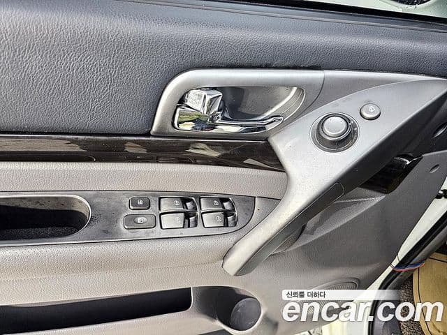 KG모빌리티(SsangYong) Korando 투리스모 2WD TX 11인승, 2016 14