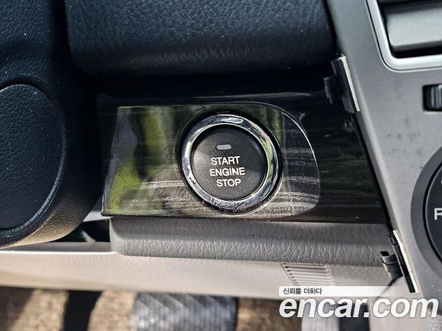 KG모빌리티(SsangYong) Korando 투리스모 2WD TX 11인승, 2016 17