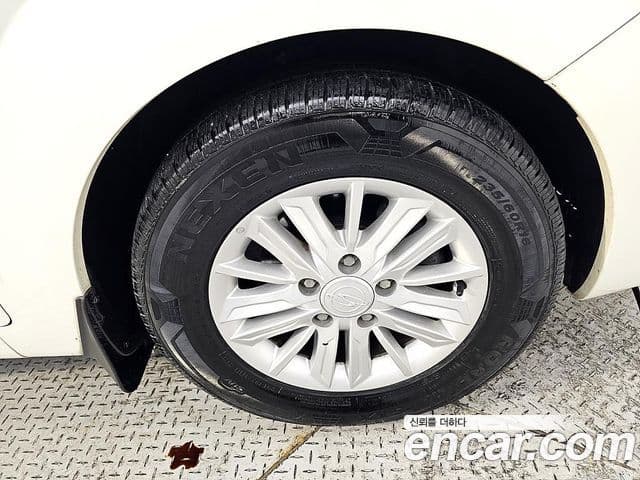 KG모빌리티(SsangYong) Korando 투리스모 2WD TX 11인승, 2016 20