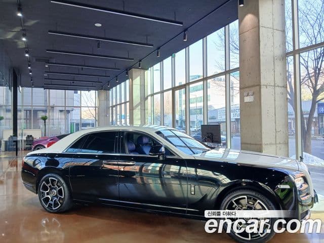 Rolls-Royce 고스트 6.6 V12 чёрный эмблема, badge, 2017 3