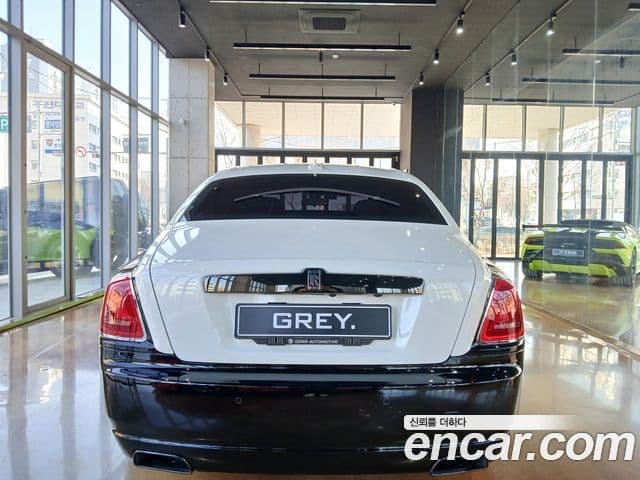 Rolls-Royce 고스트 6.6 V12 чёрный эмблема, badge, 2017 4