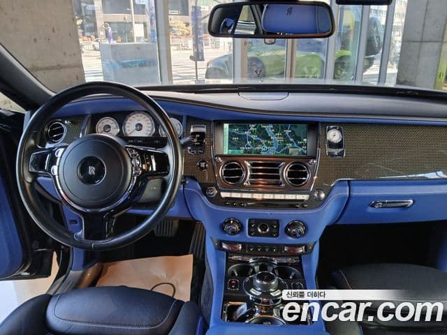 Rolls-Royce 고스트 6.6 V12 чёрный эмблема, badge, 2017 12