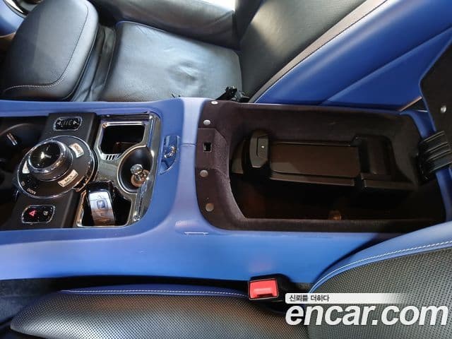 Rolls-Royce 고스트 6.6 V12 чёрный эмблема, badge, 2017 15