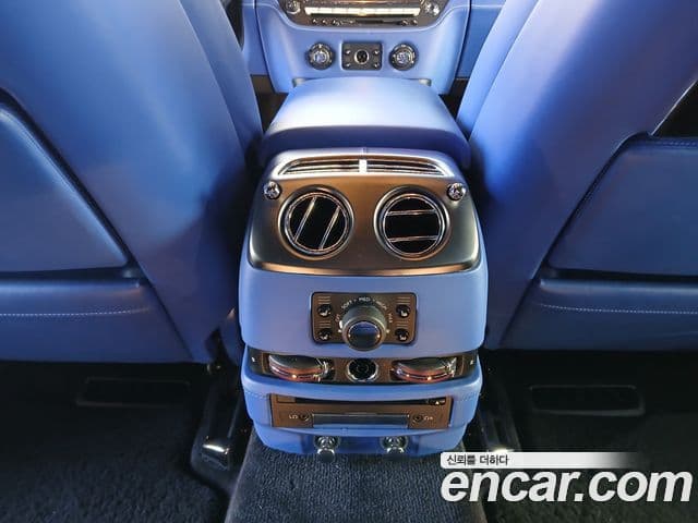 Rolls-Royce 고스트 6.6 V12 чёрный эмблема, badge, 2017 17