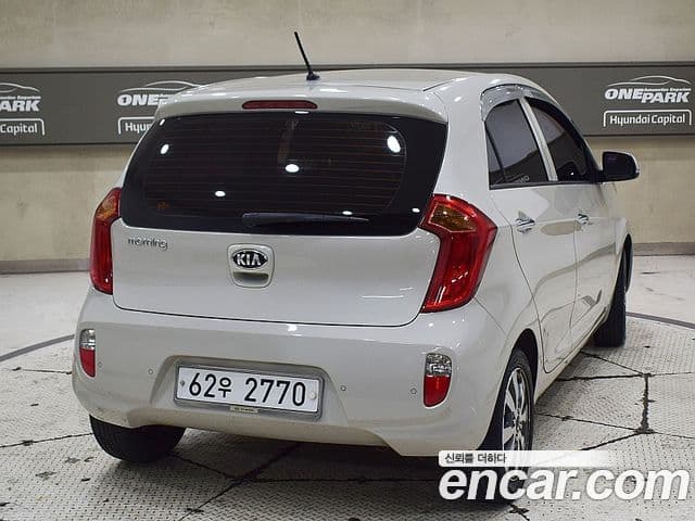 Kia All New Morning Deluxe Trendy, 2014 3