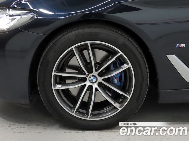 BMW 5시리즈 (G30) 523d M Sport, 2022 все фото