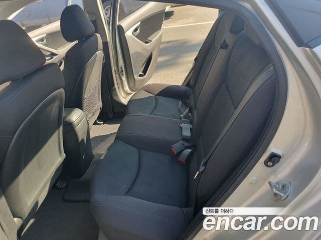 Hyundai Avante MD Premier, 2012 15