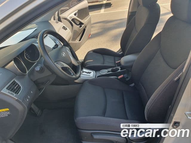 Hyundai Avante MD Premier, 2012 16