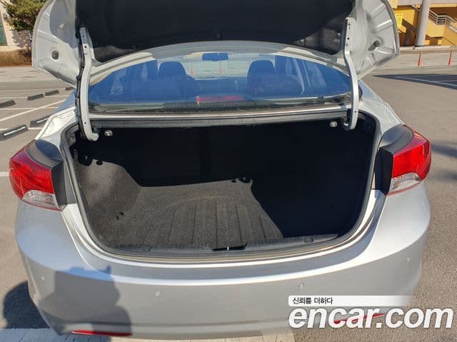 Hyundai Avante MD Premier, 2012 17