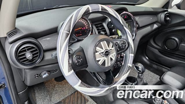 Mini Cooper D 3세대, 2018 13