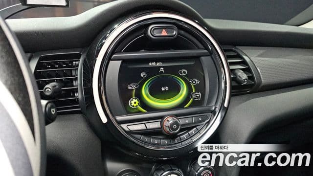 Mini Cooper D 3세대, 2018 16