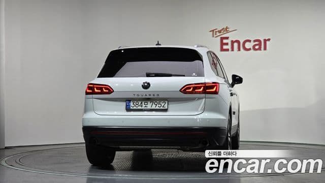 Volkswagen Touareg 3세대 Premium, 2023 4