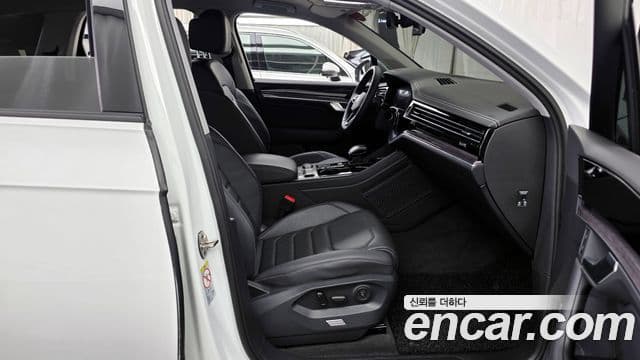 Volkswagen Touareg 3세대 Premium, 2023 11
