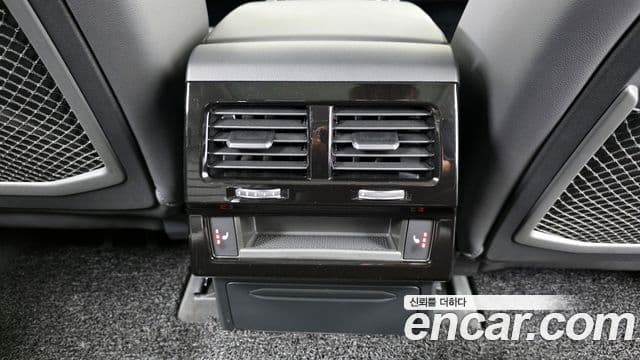 Volkswagen Touareg 3세대 Premium, 2023 18