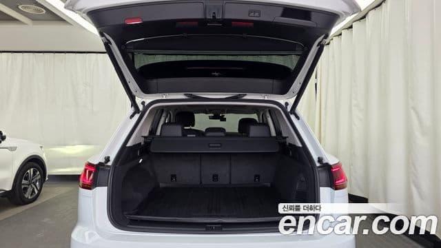 Volkswagen Touareg 3세대 Premium, 2023 20