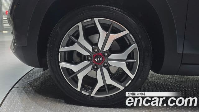 Kia Seltos Signature, 2022 все фото