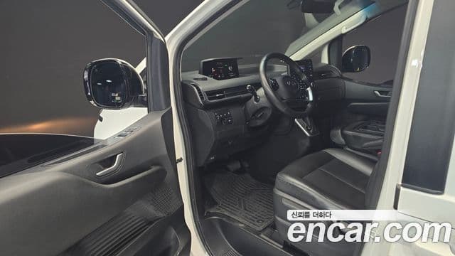 Hyundai Staria Modern, 2022 10