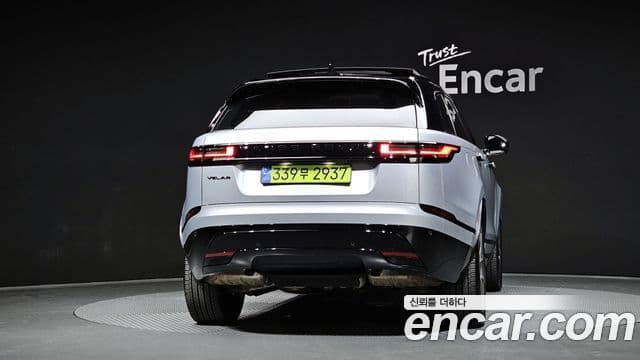 Land Rover Range Rover Velar 2.0 P400E Dynamic SE, 2024 4