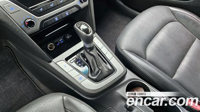 Hyundai Avante AD 1.6 GDI Value Plus, 2017 9