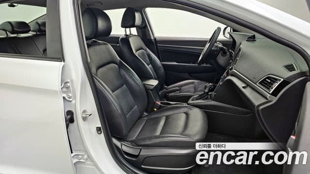 Hyundai Avante AD 1.6 GDI Value Plus, 2017 10