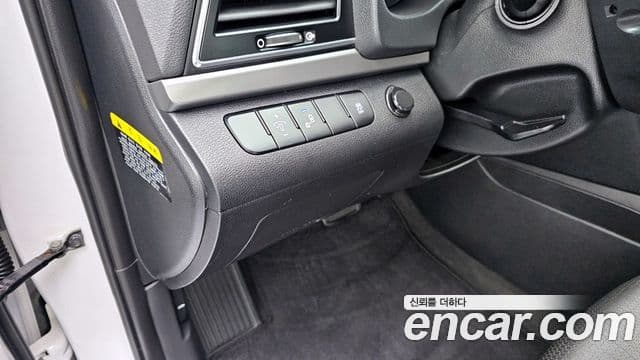 Hyundai Avante AD 1.6 GDI Value Plus, 2017 14