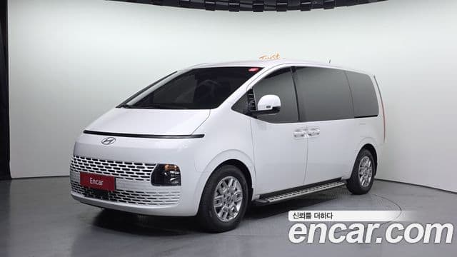 Hyundai Staria Modern, 2025 1