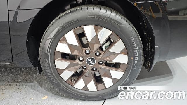 Hyundai Staria Inspiration, 2023 все фото