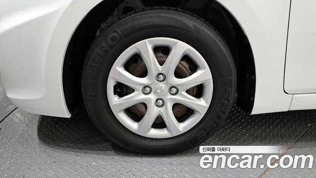 Hyundai Accent(новый кузов / новое поколение) 1.4 VVT Smart, 2015 все фото