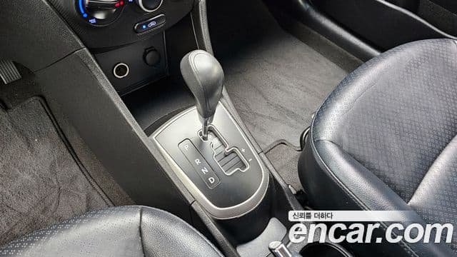 Hyundai Accent(новый кузов / новое поколение) 1.4 VVT Smart, 2015 9