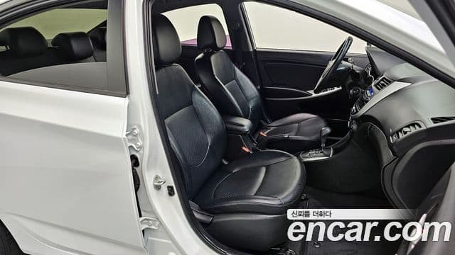 Hyundai Accent(новый кузов / новое поколение) 1.4 VVT Smart, 2015 10