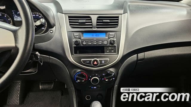 Hyundai Accent(новый кузов / новое поколение) 1.4 VVT Smart, 2015 15