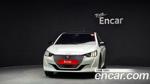 Peugeot e-208 2세대 GT, 2022 3