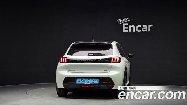 Peugeot e-208 2세대 GT, 2022 4