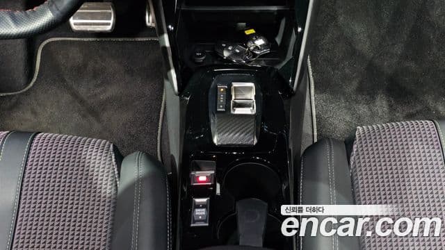 Peugeot e-208 2세대 GT, 2022 9