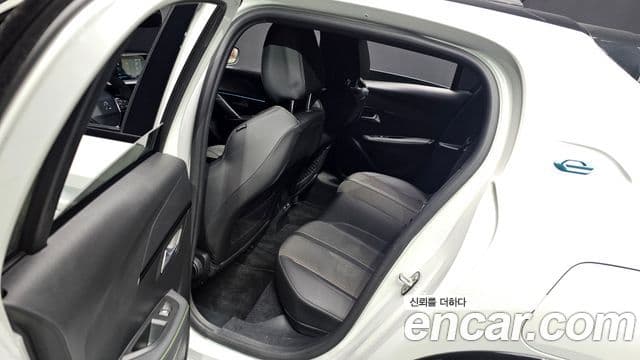 Peugeot e-208 2세대 GT, 2022 12