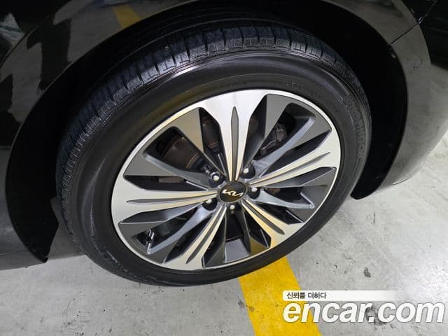 Kia K8 гибрид Signature, 2022 4
