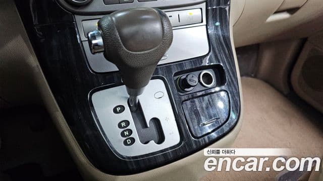 Kia Carnival R President, 2013 9