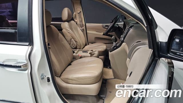 Kia Carnival R President, 2013 10