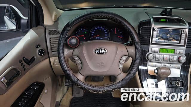 Kia Carnival R President, 2013 13