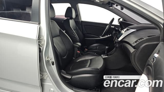 Hyundai Accent(новый кузов / новое поколение) Premier, 2012 10