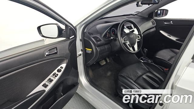 Hyundai Accent(новый кузов / новое поколение) Premier, 2012 11