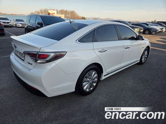 Hyundai LF Sonata гибрид Modern, 2015 7