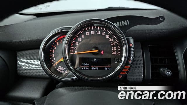 Mini Cooper 3세대, 2015 8