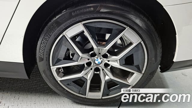 BMW 5시리즈 (G60), 2025 все фото