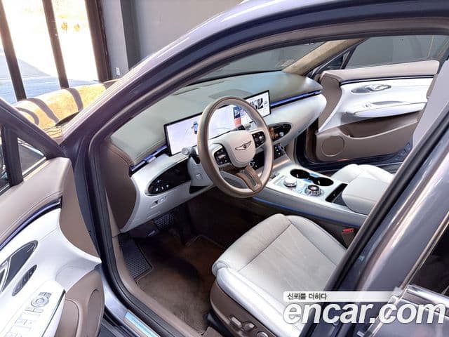 Genesis GV70, 2025 4