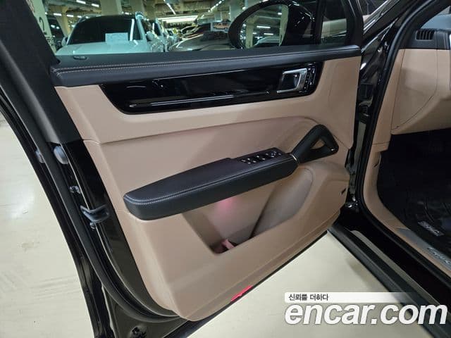 Porsche Cayenne (PO536) 3.0 E-гибрид купе, 2021 15