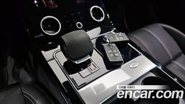 Land Rover Range Rover Velar 2.0 P250 R-Dynamic SE, 2023 9