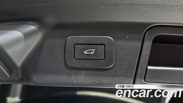 Land Rover Range Rover Velar 2.0 P250 R-Dynamic SE, 2023 18