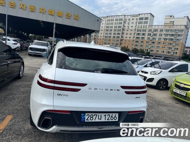 Genesis GV70, 2023 4